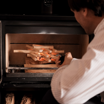 allumage inversé pour mettre en feu le poêle à bois Aäsgard