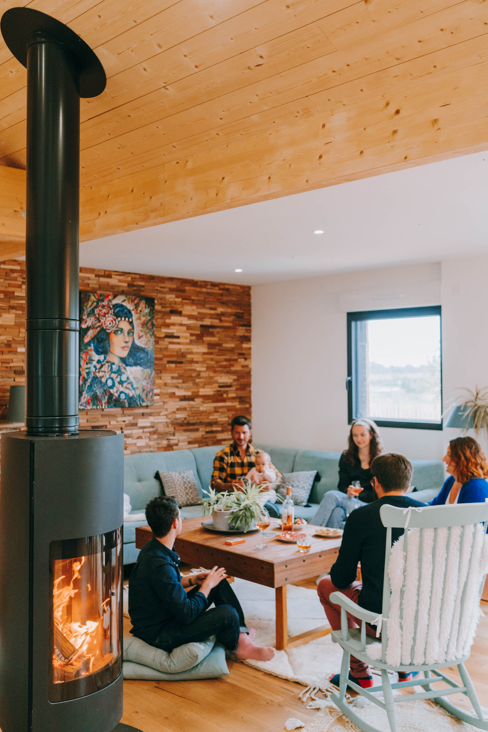 Remplacer votre cheminée traditionnelle par un poêle à bois scandinave :  avantages et étapes à suivre