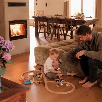 Jouer et se détendre en famille au coin du feu