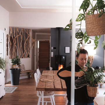 Arroser ses plantes vertes au coin du poêle à granulés