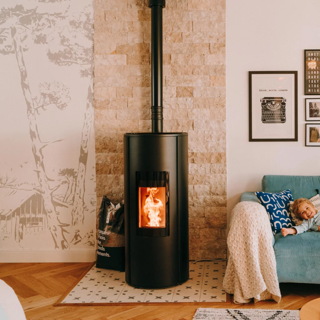 (Ré)inventer le feu : la sélection des meilleurs poêles à bois et à granulés ARONDO LF 2